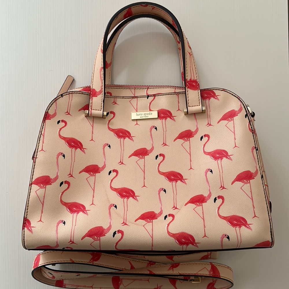Kate spade flamingo purse with detachable shoulder strap.